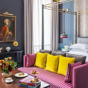Palazzo - The Leading Of The World روما